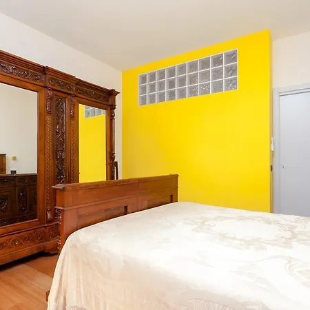 Flats Apartment *